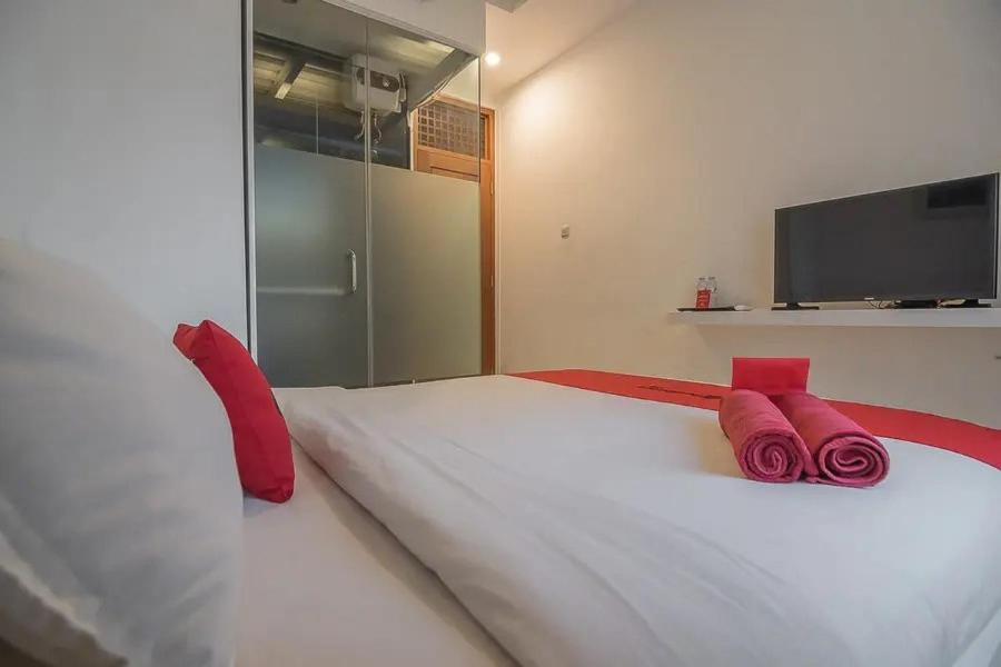 Reddoorz Plus Near Parahyangan University Μπαντούνγκ Εξωτερικό φωτογραφία