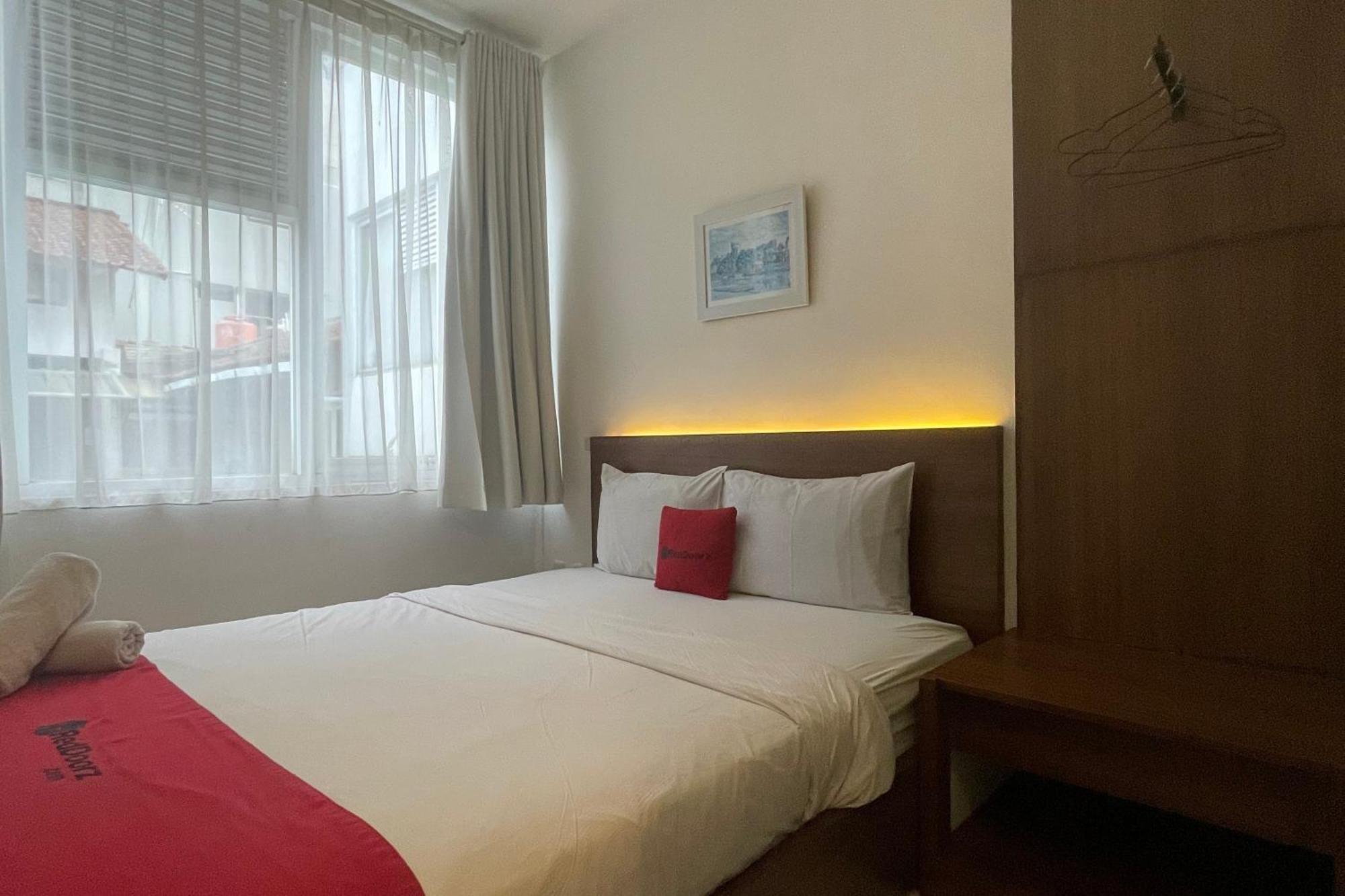 Reddoorz Plus Near Parahyangan University Μπαντούνγκ Εξωτερικό φωτογραφία