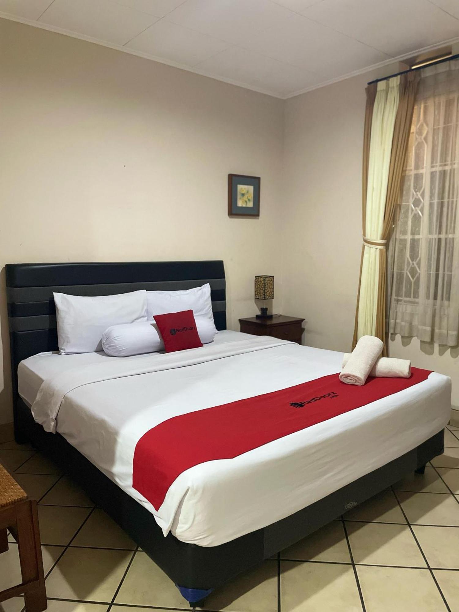 Reddoorz Plus Near Parahyangan University Μπαντούνγκ Εξωτερικό φωτογραφία