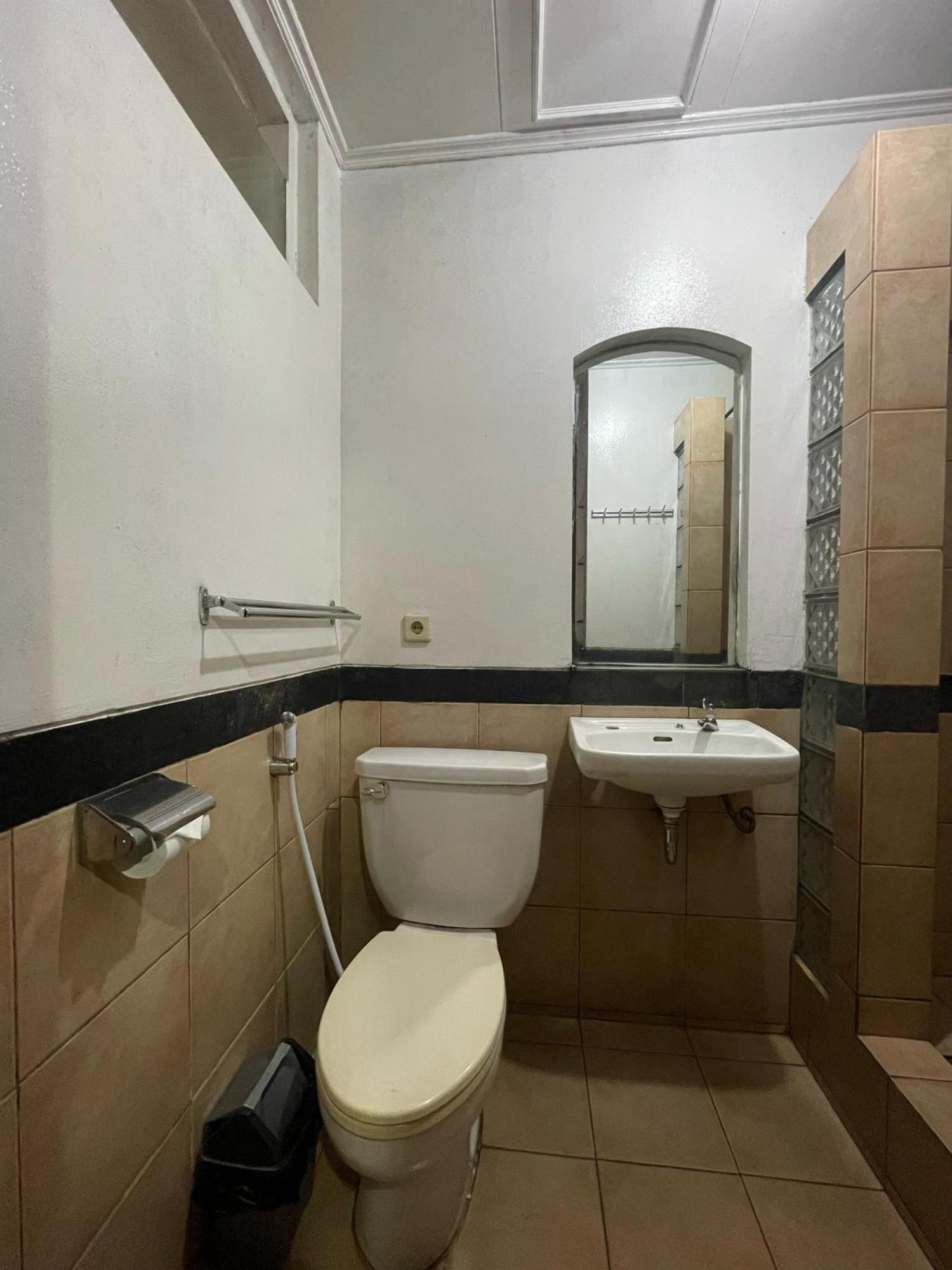 Reddoorz Plus Near Parahyangan University Μπαντούνγκ Εξωτερικό φωτογραφία
