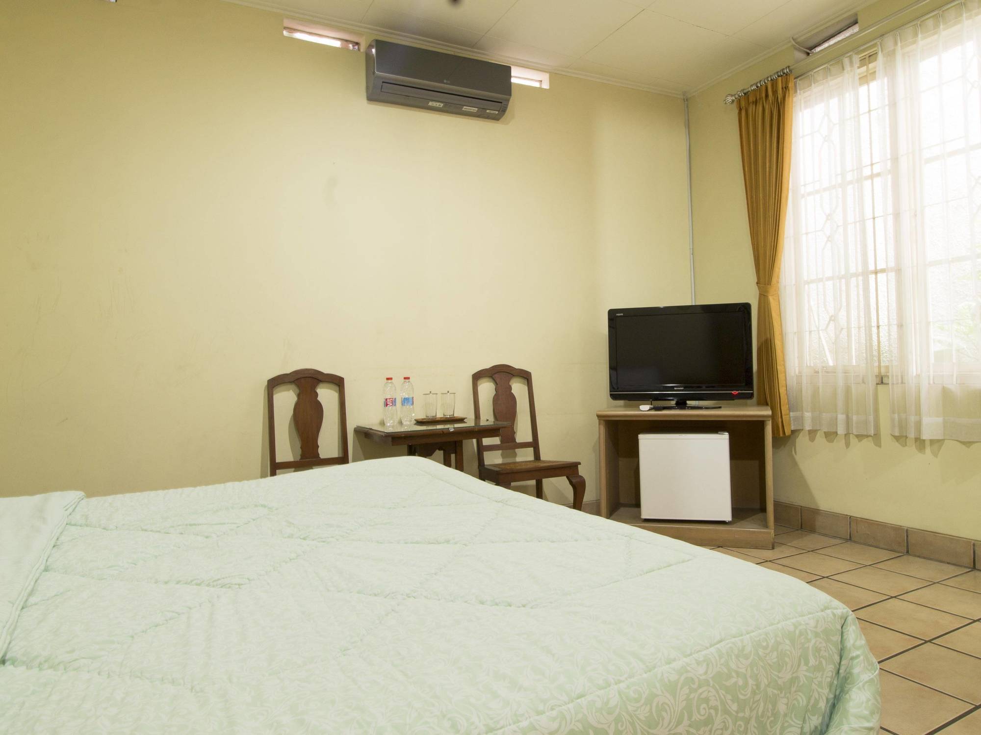 Reddoorz Plus Near Parahyangan University Μπαντούνγκ Εξωτερικό φωτογραφία